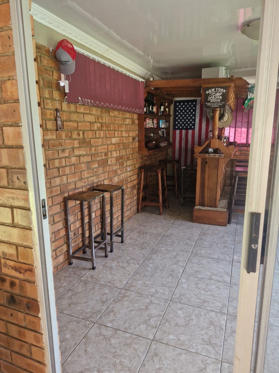 To Let 3 Bedroom Property for Rent in Flamwood North West